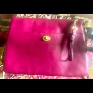 COACH ! Beautiful Clutch wine leather